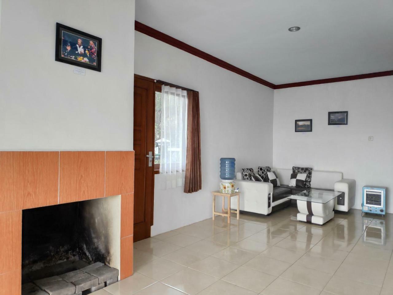 Guesthouse Gunung Bromo Malang Exterior foto