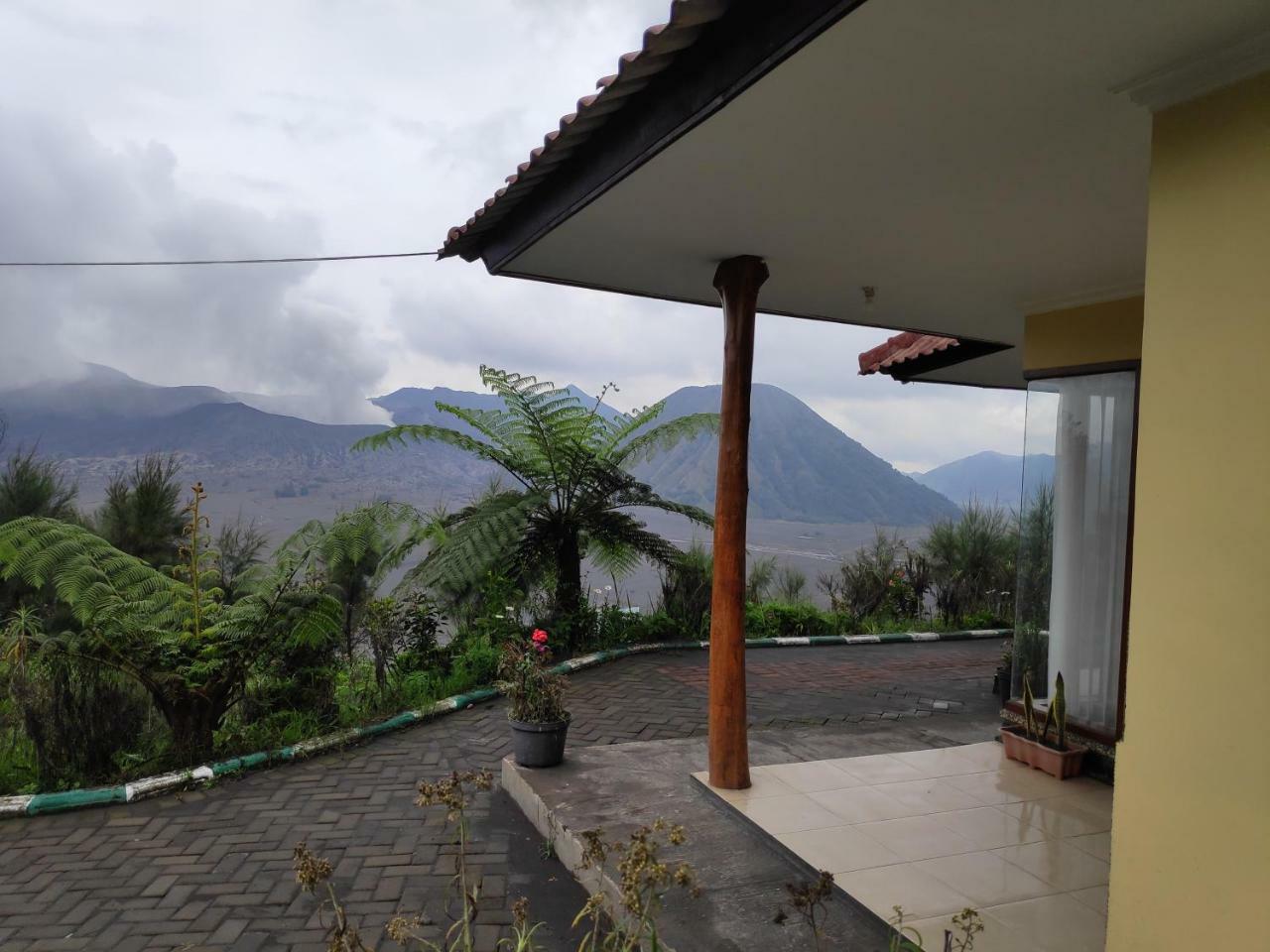 Guesthouse Gunung Bromo Malang Exterior foto